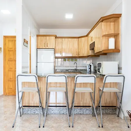 El Medano Yellow Sand: Downtown, Beach And Sun Apartment *
