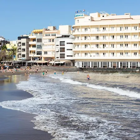 El Medano Yellow Sand: Downtown, Beach And Sun *